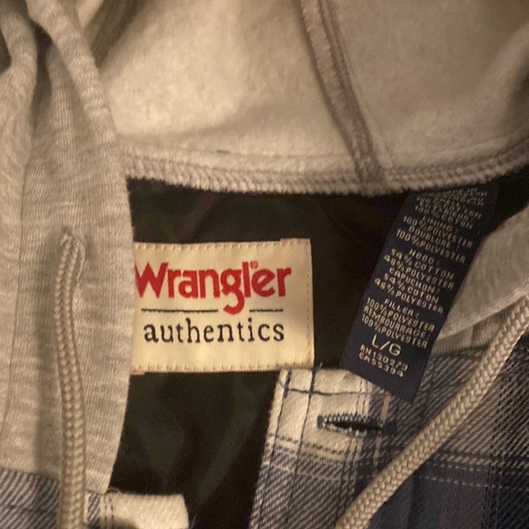 Wrangler buttoned flannel jacket with head cover - Picture 2 of 2